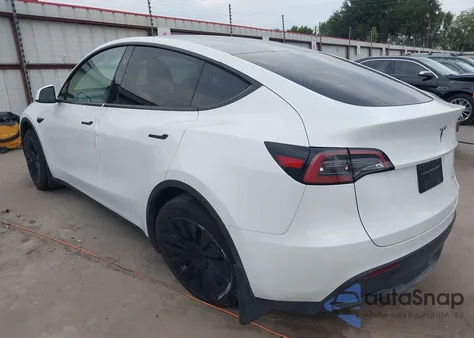 2024 Tesla Model Y Long Range Dual Motor All-Wheel Drive z USA, uszkodzony, nr VIN 7SAYGDEE7RA289824